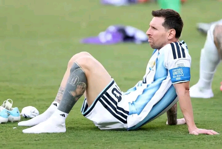 Read more about the article Lionel Messi Announces retirement from Argentina National Team